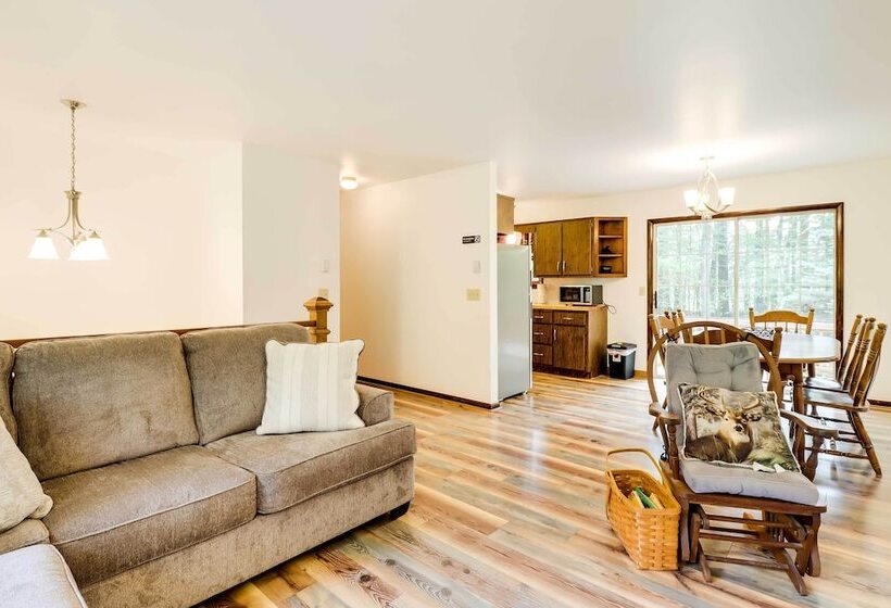 Pocono Lake Retreat W/ Deck & Fire Pit!