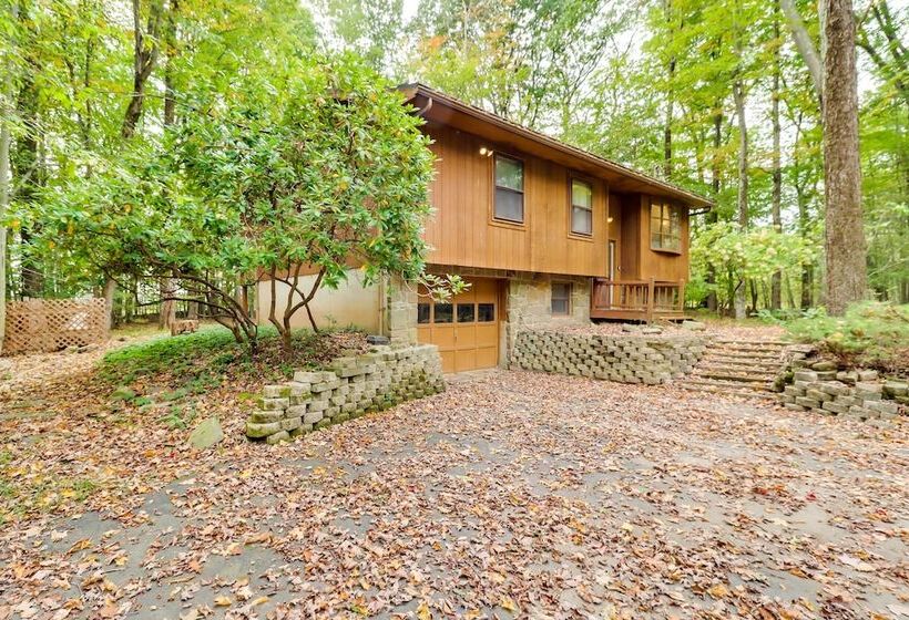 Pocono Lake Retreat W/ Deck & Fire Pit!