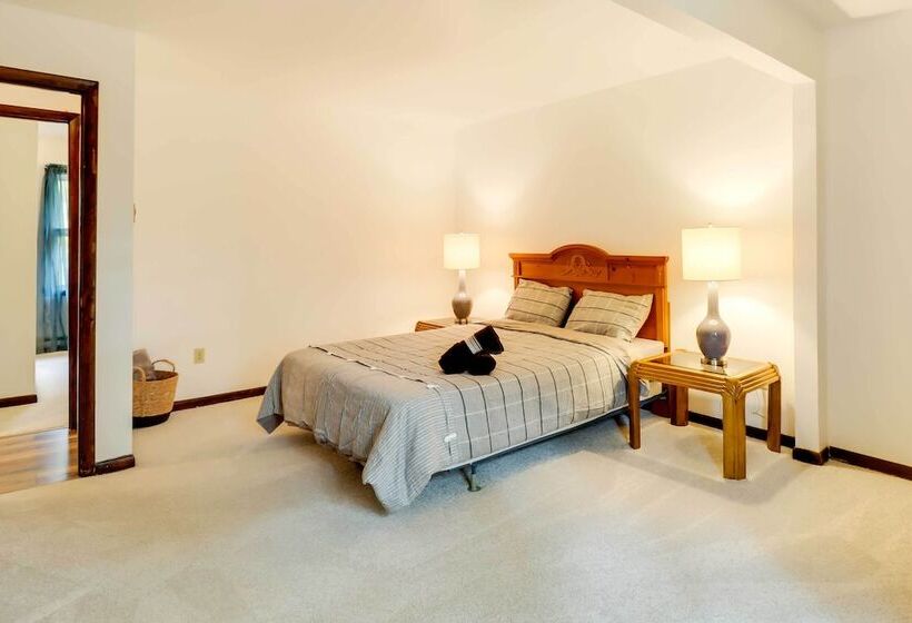 Pocono Lake Retreat W/ Deck & Fire Pit!