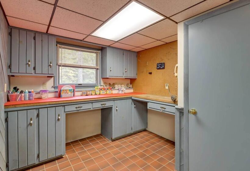 Pocono Lake Retreat W/ Deck & Fire Pit!