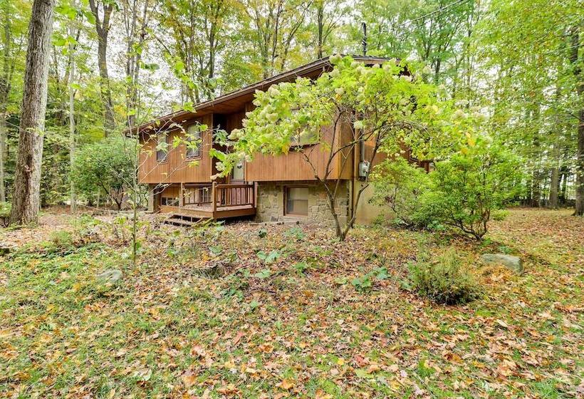 Pocono Lake Retreat W/ Deck & Fire Pit!