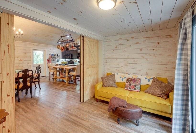 Quiet Tennessee Mountain Cabin W/ Patio