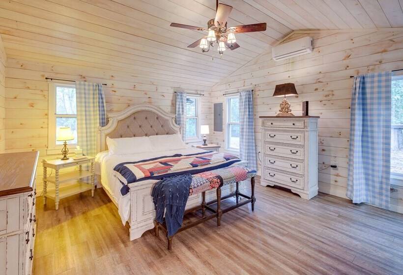 Quiet Tennessee Mountain Cabin W/ Patio