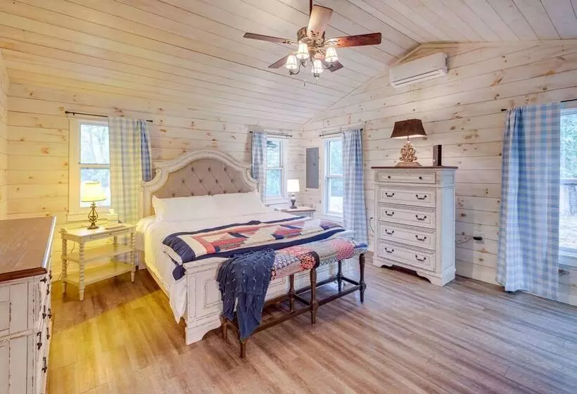 Quiet Tennessee Mountain Cabin W/ Patio