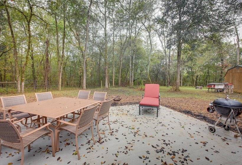 Quiet Tennessee Mountain Cabin W/ Patio