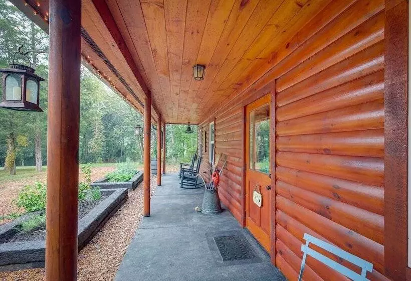 Quiet Tennessee Mountain Cabin W/ Patio