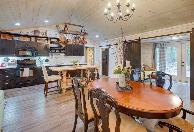 Quiet Tennessee Mountain Cabin W/ Patio