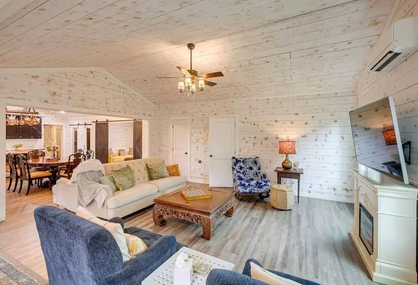 Quiet Tennessee Mountain Cabin W/ Patio