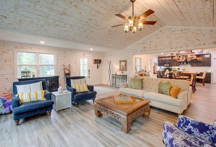 Quiet Tennessee Mountain Cabin W/ Patio