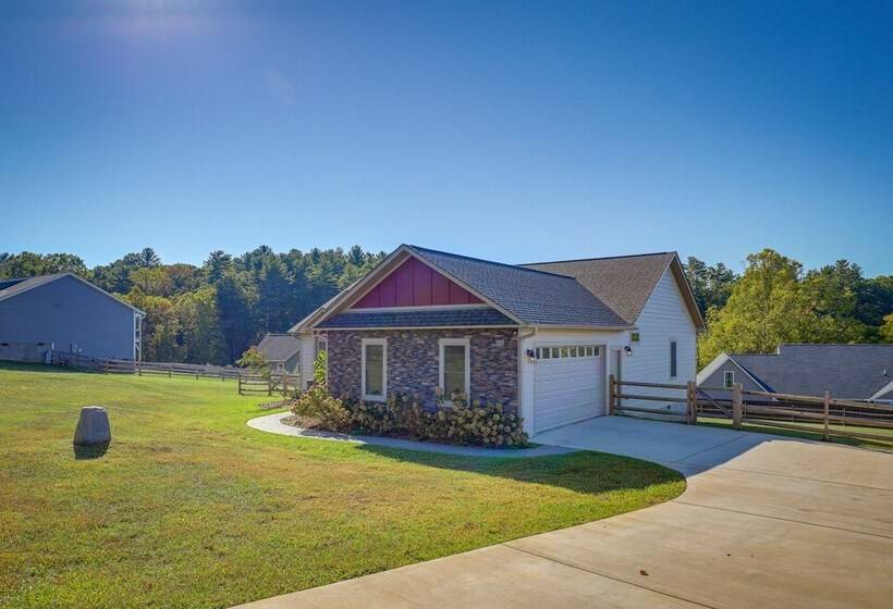 Quiet Weaverville Home W/ Screened In Porch!
