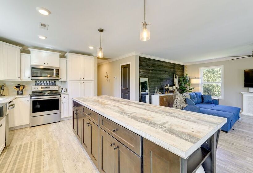 Riverfront Pollocksville Home W/ Private Beach!