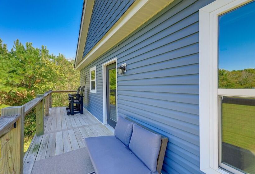 Riverfront Pollocksville Home W/ Private Beach!