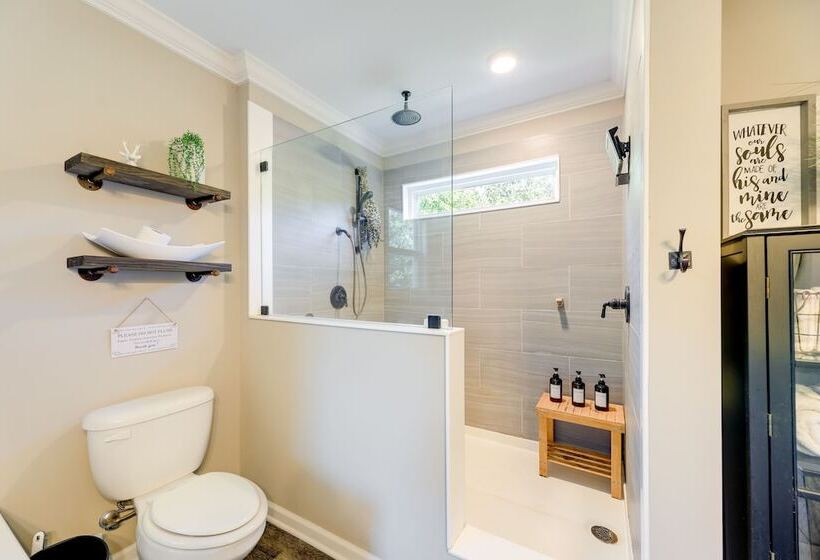 Riverfront Pollocksville Home W/ Private Beach!