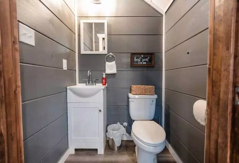 Romantic Cabin Retreat By Ghosal Luxury Lodging