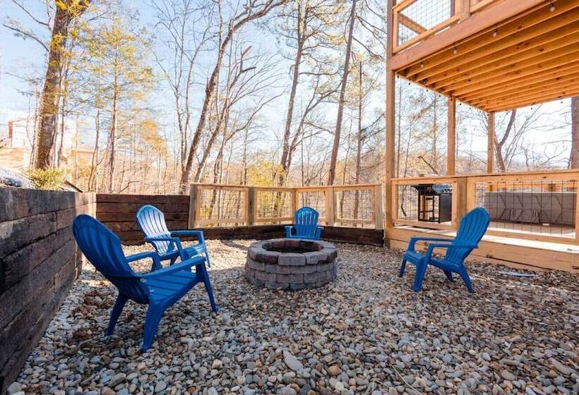 Romantic Cabin Retreat By Ghosal Luxury Lodging