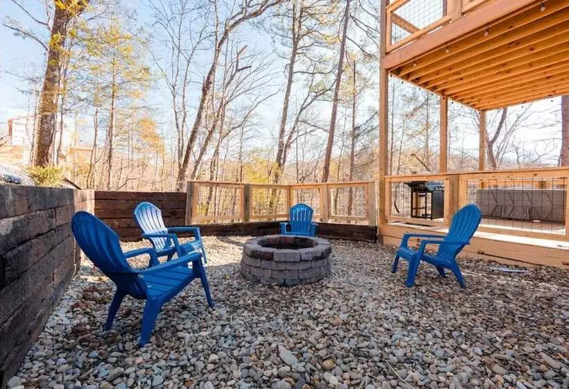 Romantic Cabin Retreat By Ghosal Luxury Lodging