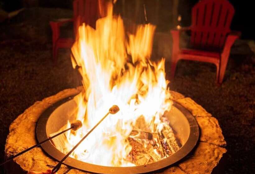 Romantic Cabin Retreat By Ghosal Luxury Lodging