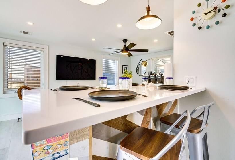 Renovated Seaside Park Cottage: Steps To Beach!