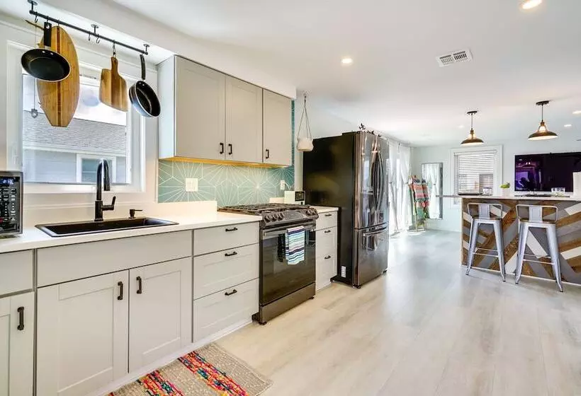 Renovated Seaside Park Cottage: Steps To Beach!