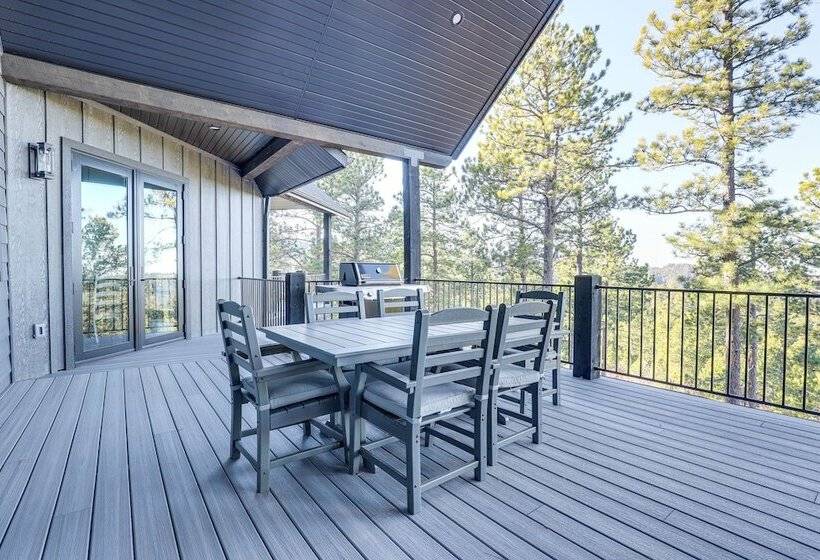 South Dakota Retreat W/ Hot Tub, Fire Pit & Grill!