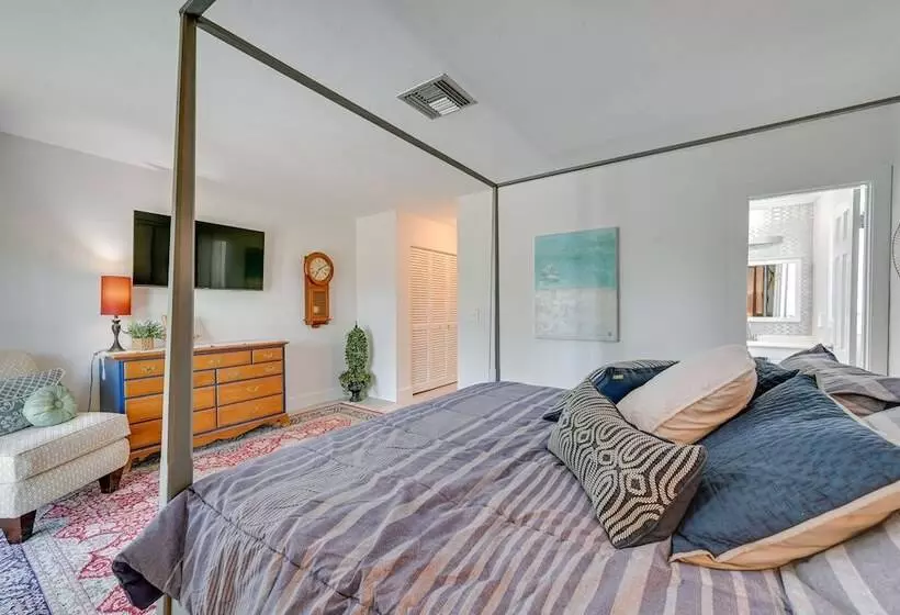 Stunning Marco Island Home W/ Covered Patio!