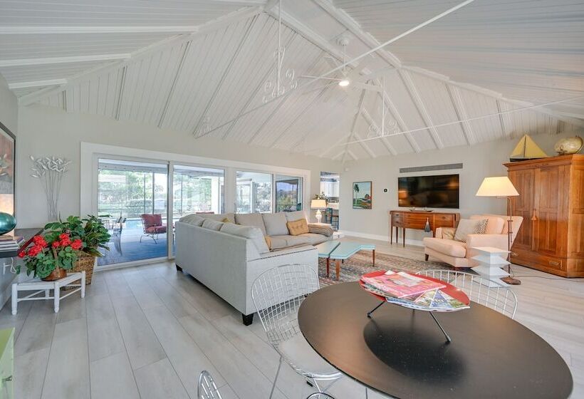 Stunning Marco Island Home W/ Covered Patio!