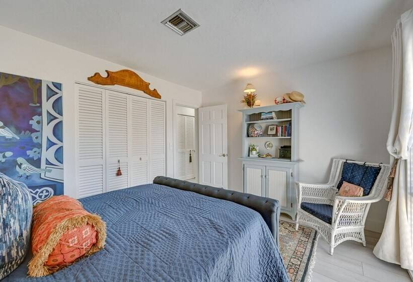 Stunning Marco Island Home W/ Covered Patio!