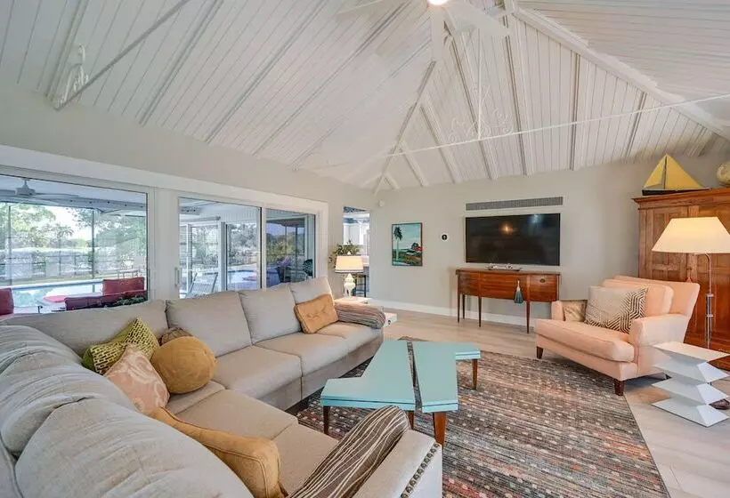 Stunning Marco Island Home W/ Covered Patio!