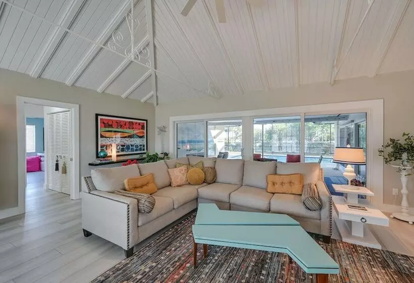 Stunning Marco Island Home W/ Covered Patio!