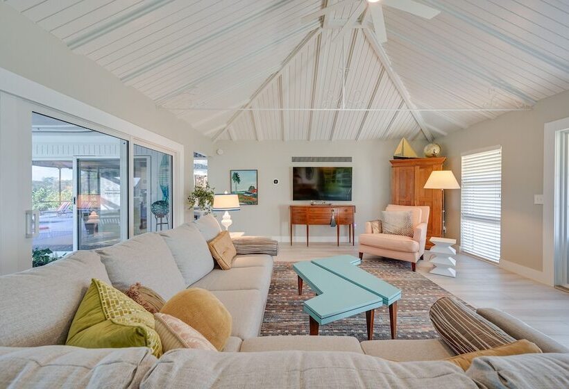 Stunning Marco Island Home W/ Covered Patio!