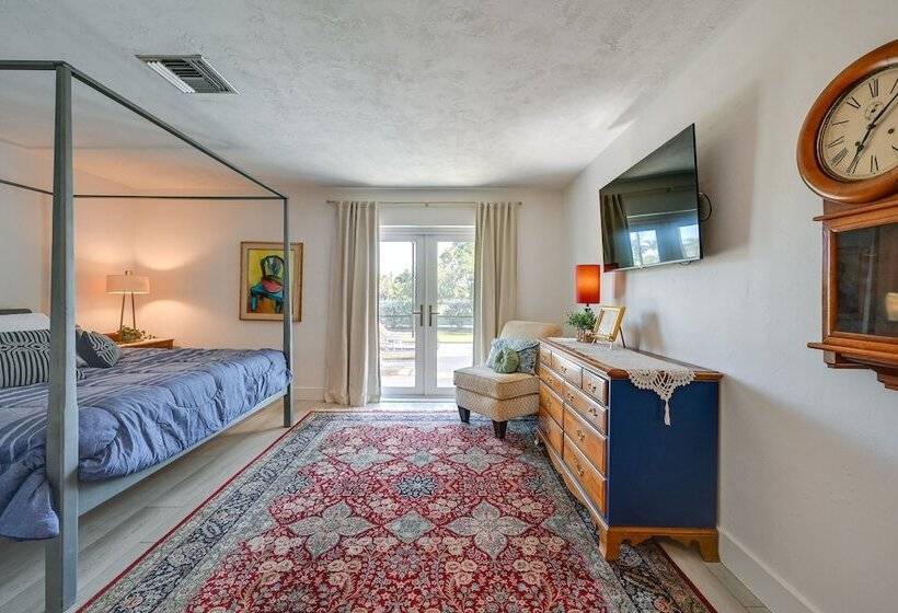 Stunning Marco Island Home W/ Covered Patio!