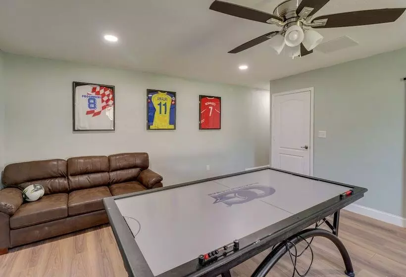 Sunny Ocala Home W/ Private Pool & Hot Tub!