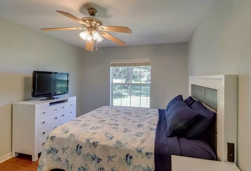 Sunny Ocala Home W/ Private Pool & Hot Tub!