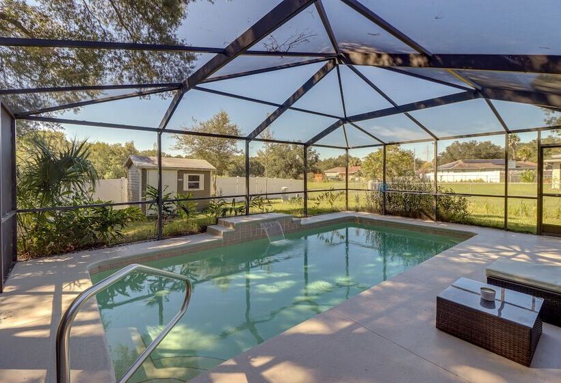 Sunny Ocala Home W/ Private Pool & Hot Tub!