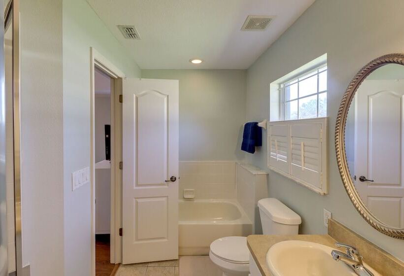 Sunny Ocala Home W/ Private Pool & Hot Tub!