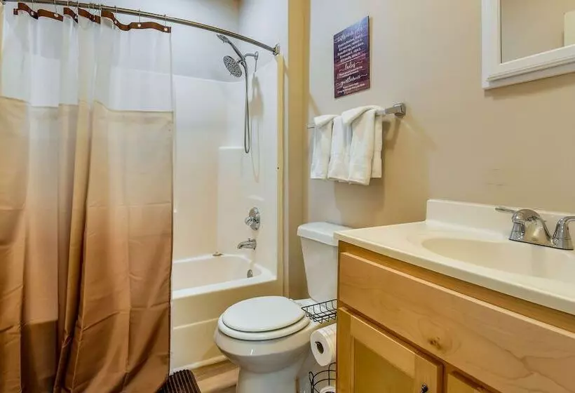 Tuskegee Countryside Retreat On 7 Acres!