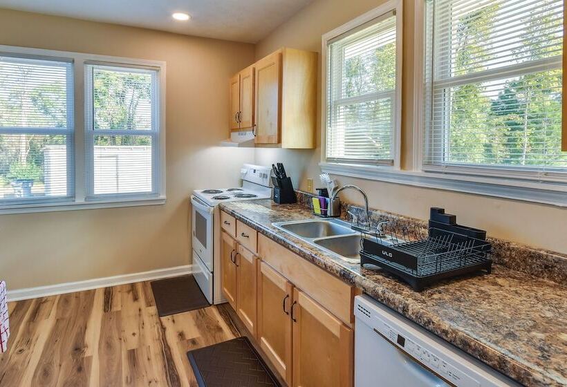 Tuskegee Countryside Retreat On 7 Acres!