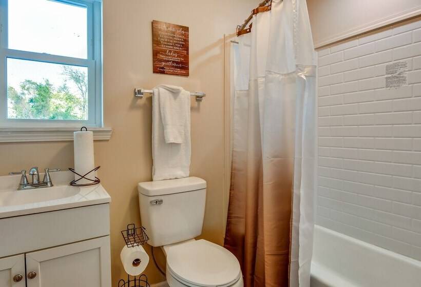 Tuskegee Countryside Retreat On 7 Acres!