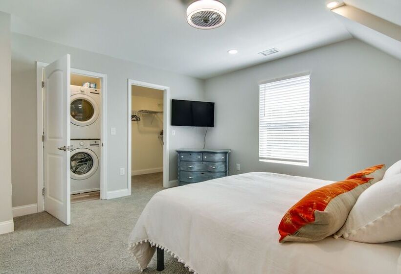 Updated Home   Walk To Salisbury University!