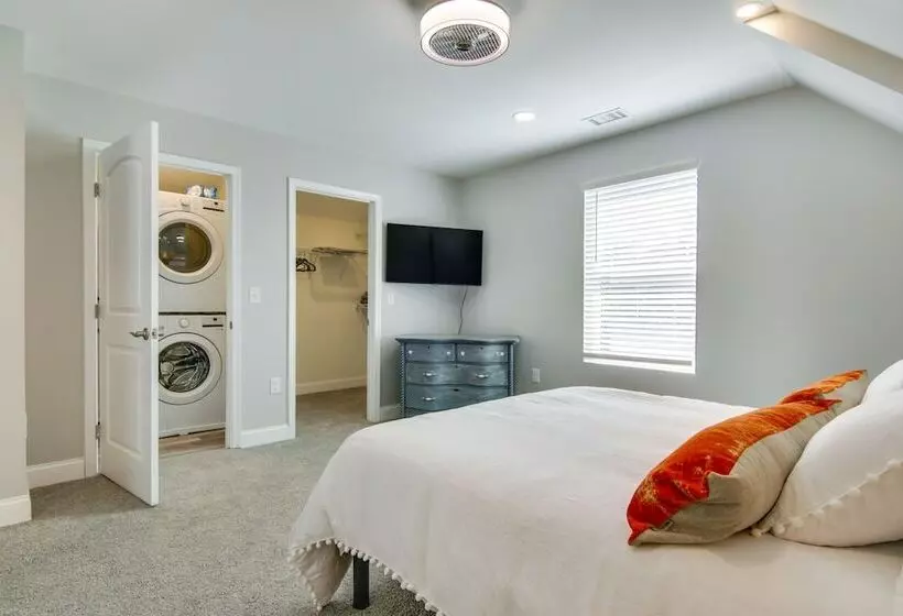 Updated Home   Walk To Salisbury University!