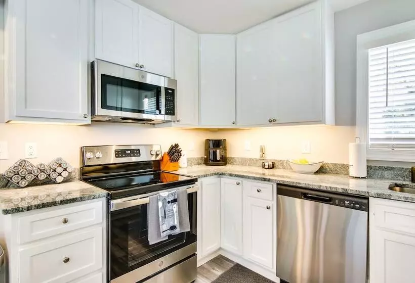 Updated Home   Walk To Salisbury University!