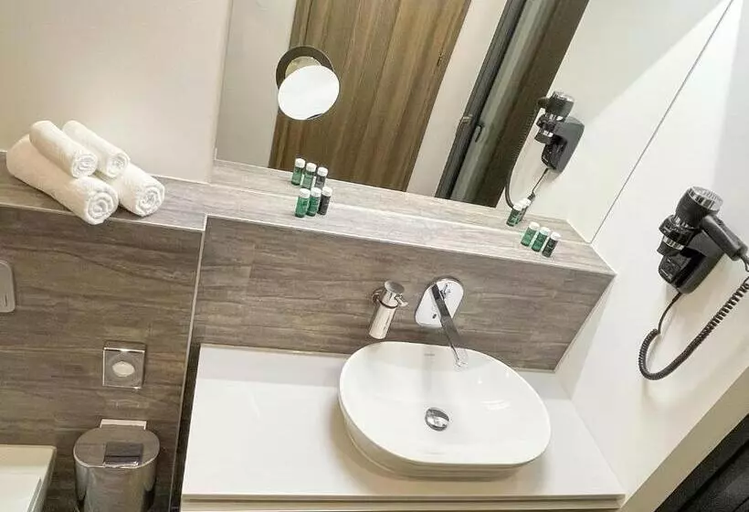 Arus Hotels