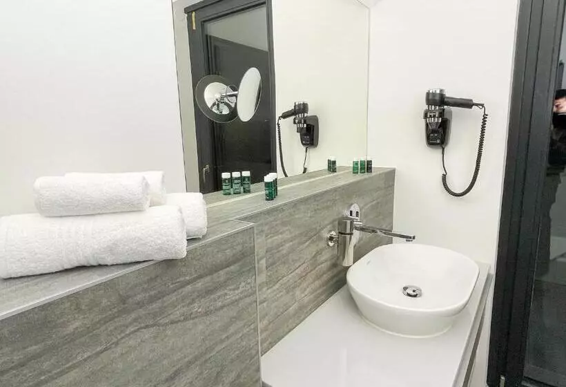 Arus Hotels