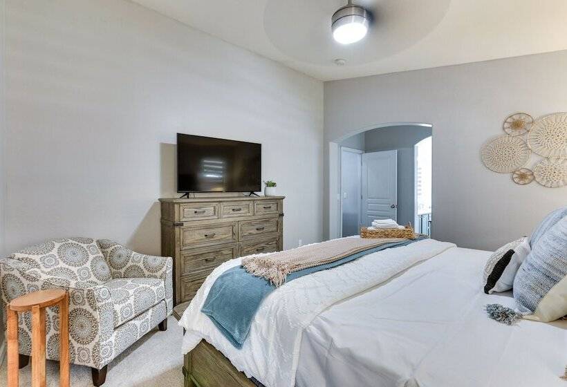 Beautiful Surprise Home W/ Private Pool & Grill!