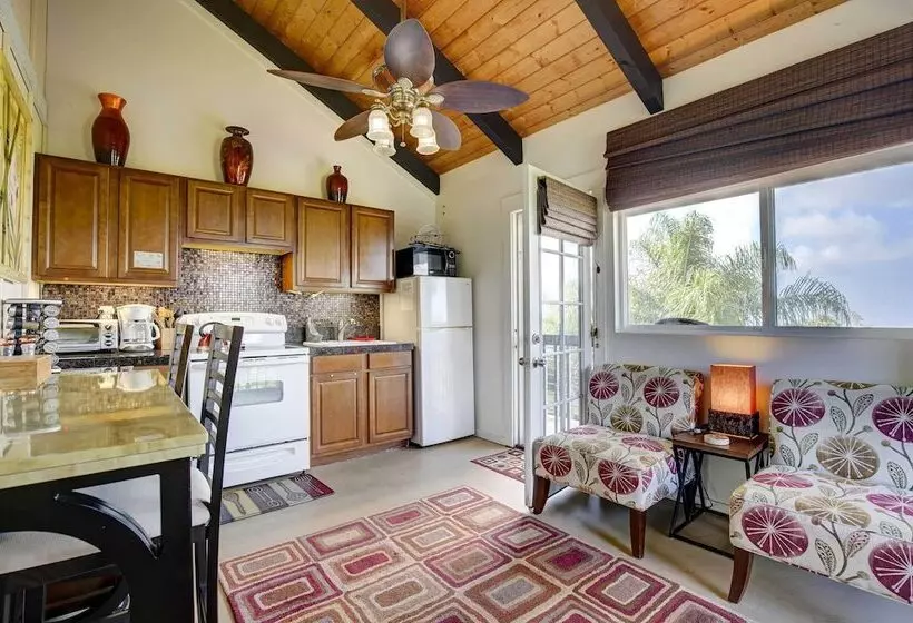 Charming Kailua Kona Apartment Near Hiking & Golf!