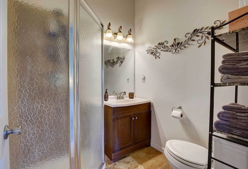 Charming Kailua Kona Apartment Near Hiking & Golf!