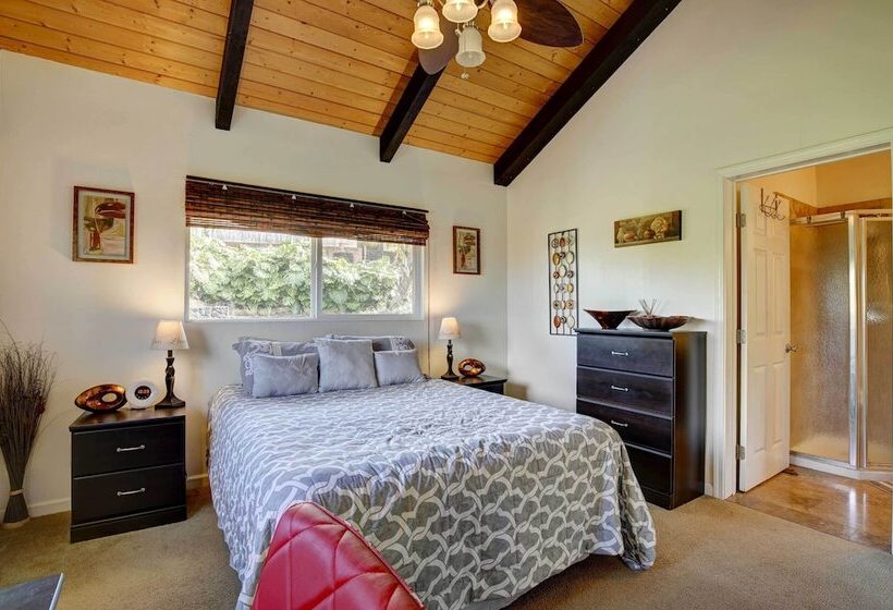 Charming Kailua Kona Apartment Near Hiking & Golf!