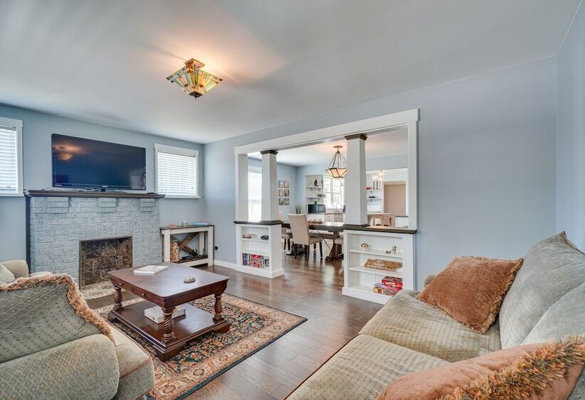 Charming Knoxville Home: 2 Mi To Neyland Stadium!