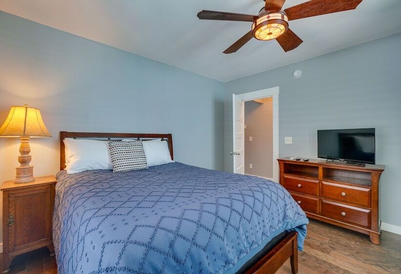 Charming Knoxville Home: 2 Mi To Neyland Stadium!