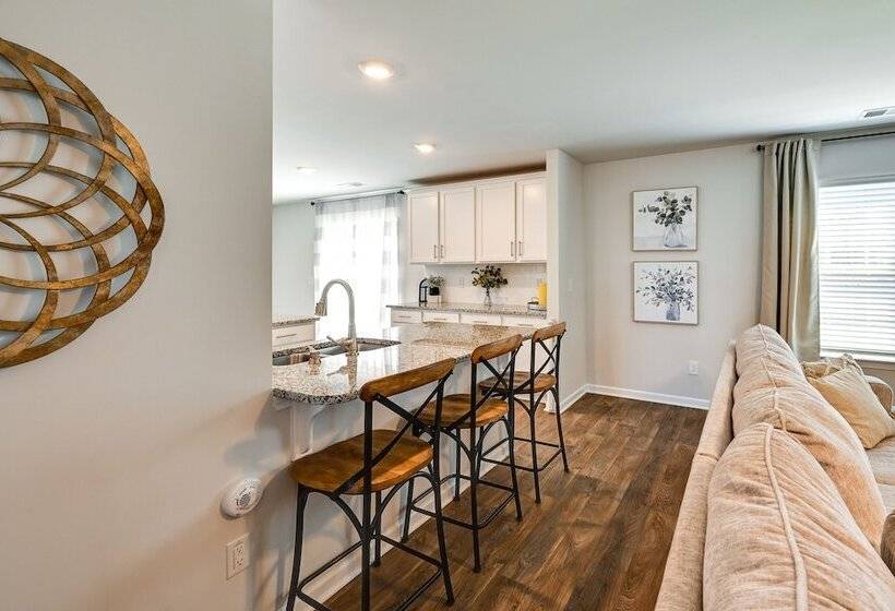 Charming New Bern Retreat Near Historic Downtown!